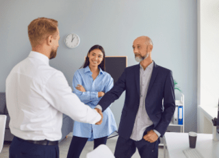 Épargne salariale : que pensent réellement les salarié(e)s et les dirigeant(e)s ?
